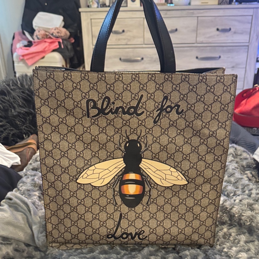 Gucci Beige Canvas Tote with Black Trim and Red '25' Interior Print. AUTHENTIC